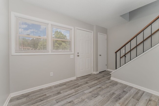 Building Photo - 723 Old Liberty Rd