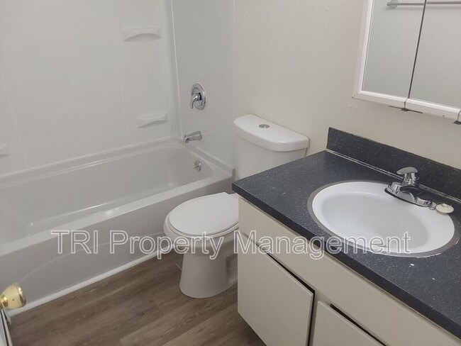 Building Photo - 514 22nd St