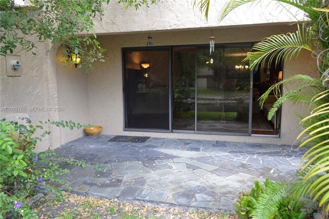 Building Photo - 3932 Estepona Ave