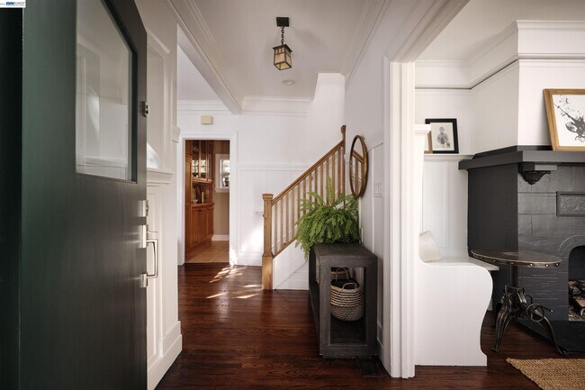 Building Photo - 3033 Divisadero St