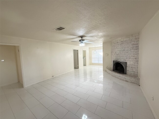 Building Photo - 12023 Sagecliff Dr