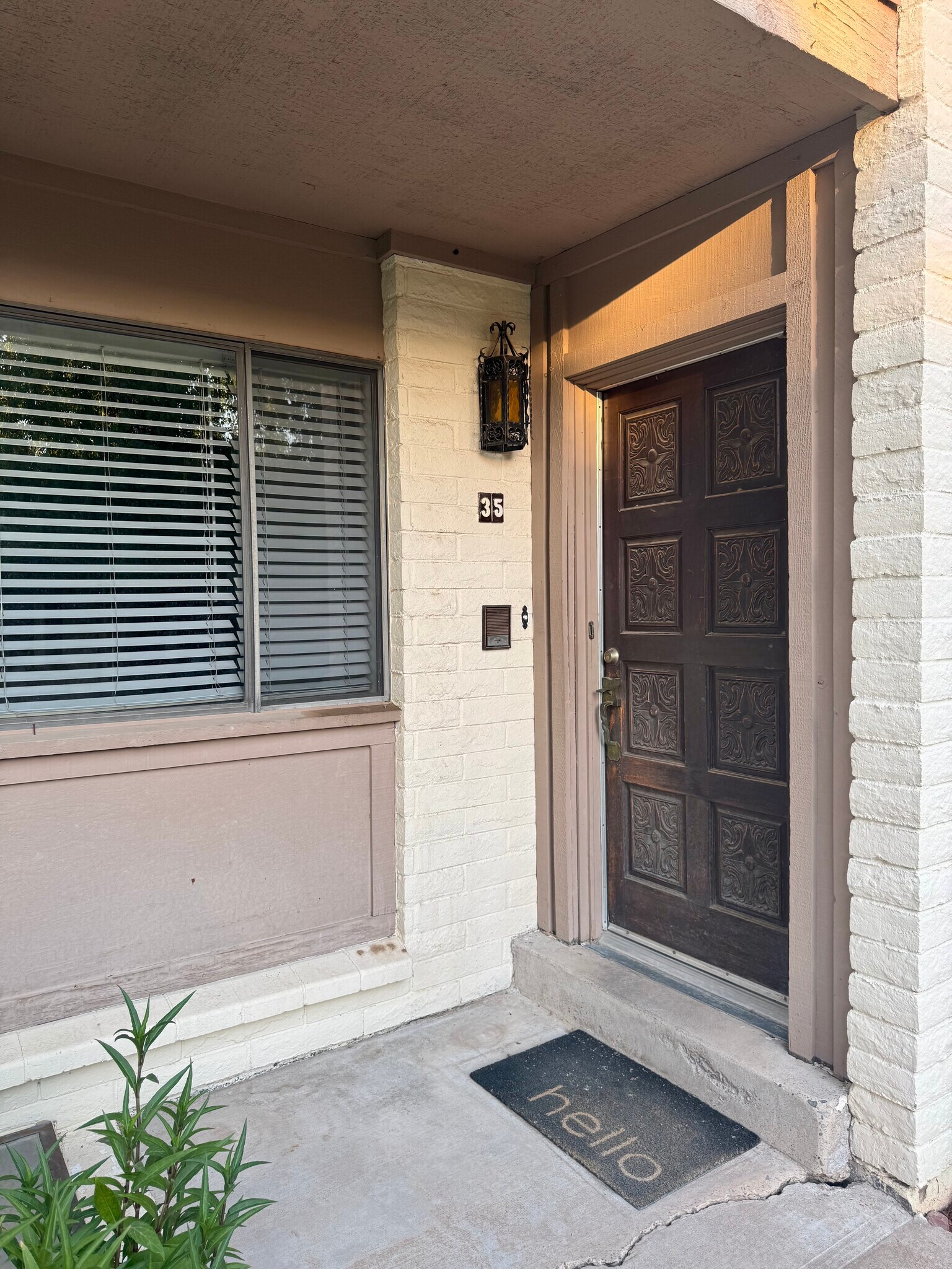 Building Photo - 1550 N Stapley Dr