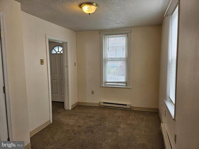 Building Photo - 258 Ringgold St