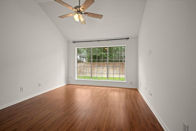 Building Photo - 6 E Stony Bridge Cir