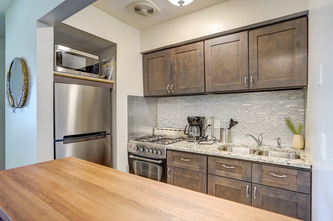 Building Photo - 407 S 94th Pl