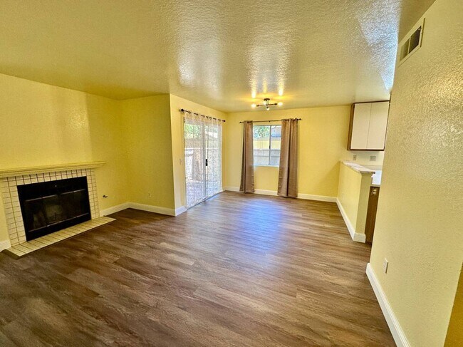 Building Photo - 11275 Avenida De Los Lobos