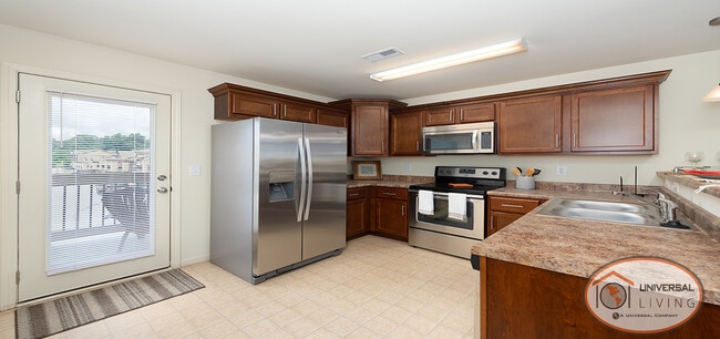 Building Photo - The Villas at Towne Acres