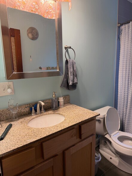 Building Photo - 289 S Winooski Ave