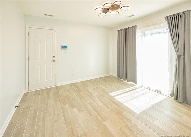 Building Photo - 2112 Yellowbrick Rd