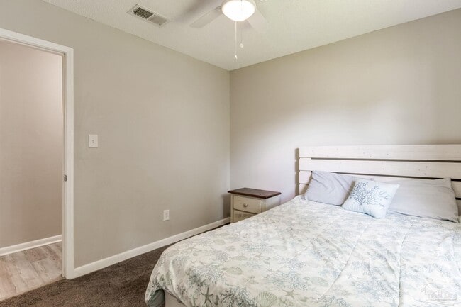 Building Photo - 520 Selina St