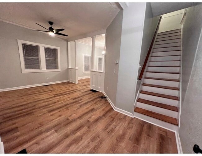 Building Photo - 11 2nd St