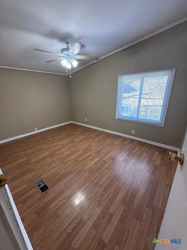 Building Photo - 519 Royal Oak Dr