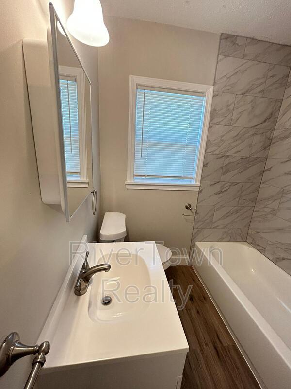 Building Photo - 2144 Henry Cir