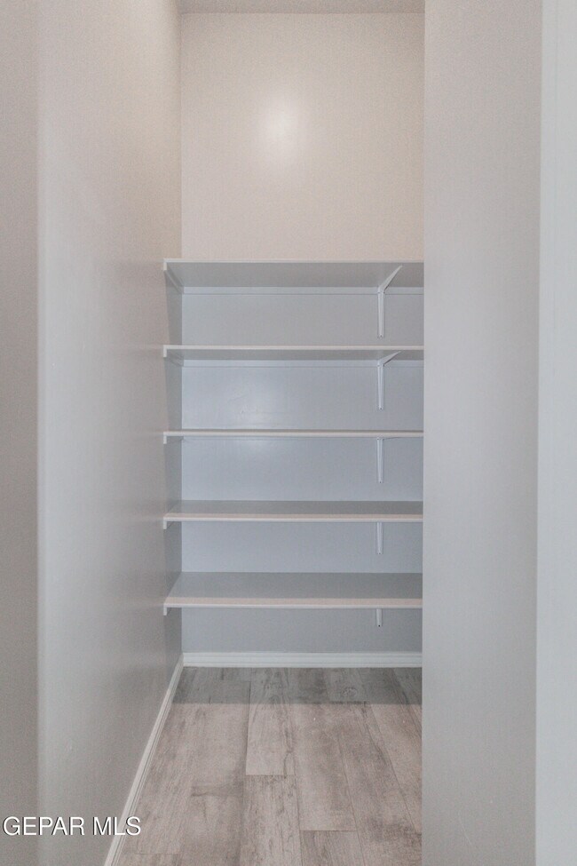 Building Photo - 864 Lemington St