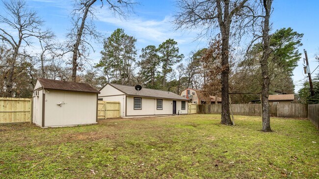 Building Photo - 16222 Barbara Ln