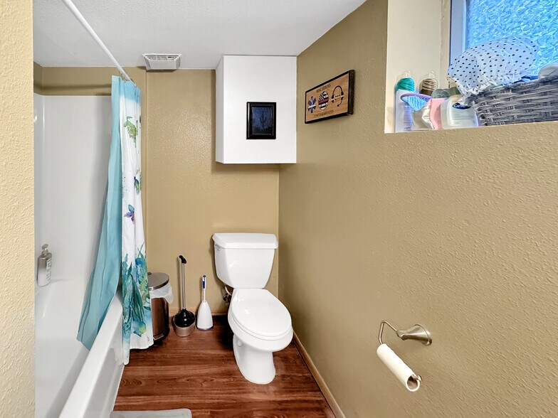 Bathroom - 1118 9th Ave N