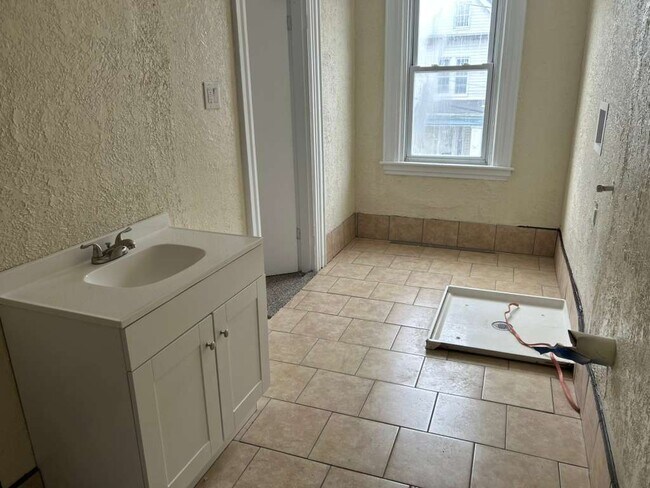 Building Photo - 108 Stamm Ave