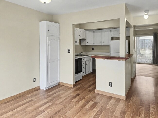 Building Photo - 3510 Kenbrooke Ct