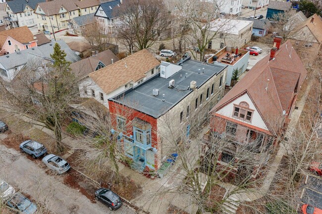 Building Photo - 1730 N Franklin Pl