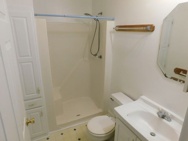 Building Photo - Single Family Home Just Minutes From Cherry Point Base!