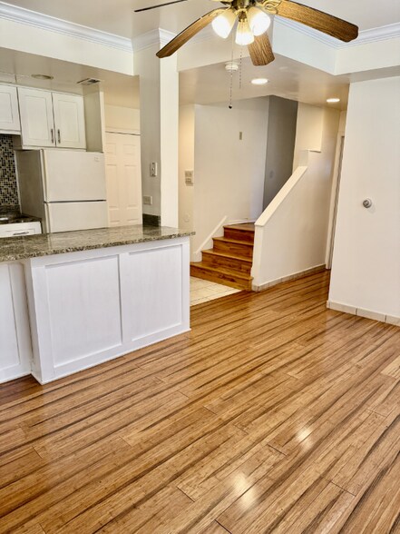 Building Photo - 3402 W Carmen Ave