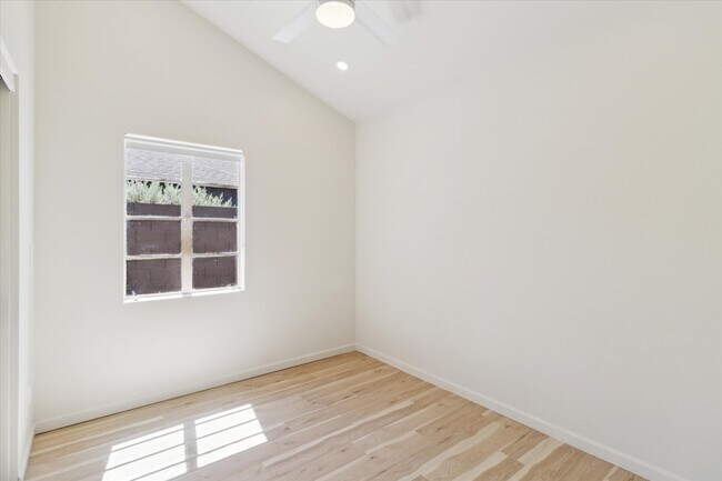 Building Photo - 347 W Roma Ave