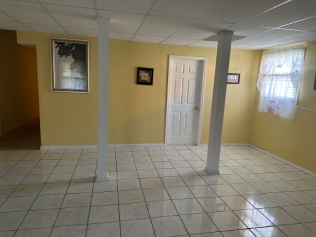 Building Photo - 5573 Wilderness Trce