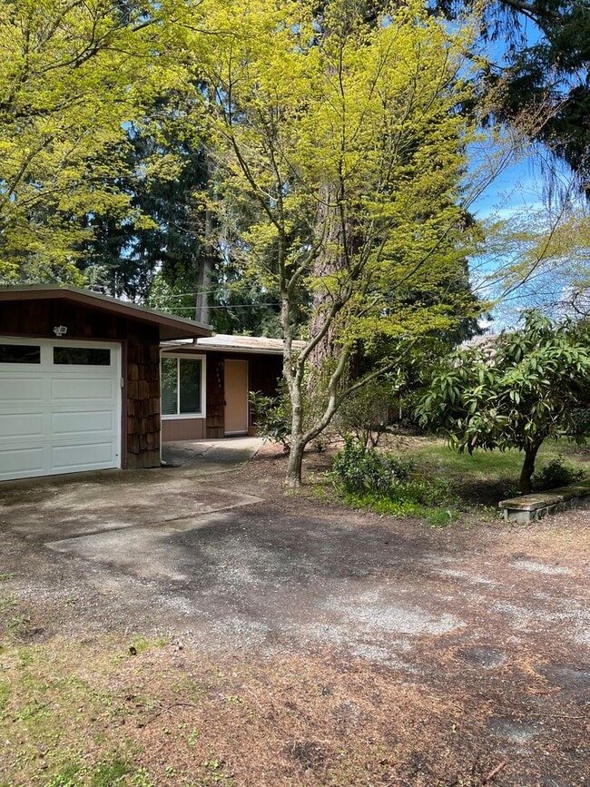 Primary Photo - Nice Home with Large Backyard in Desirable...