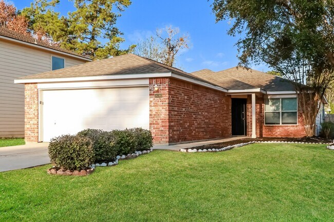 Building Photo - 16360 Hidden River Ct