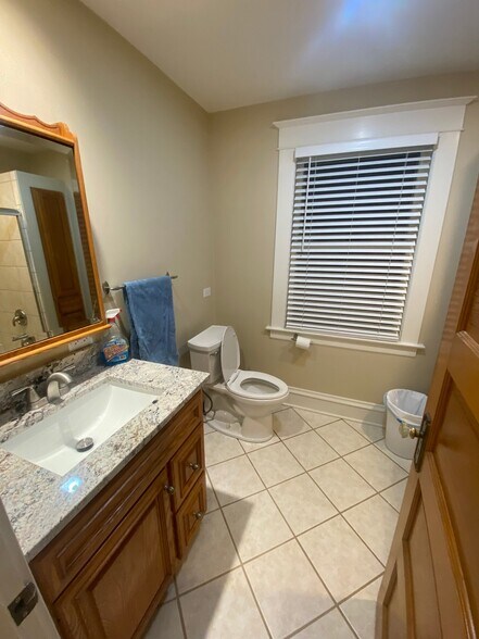 Building Photo - 261 Orchard St