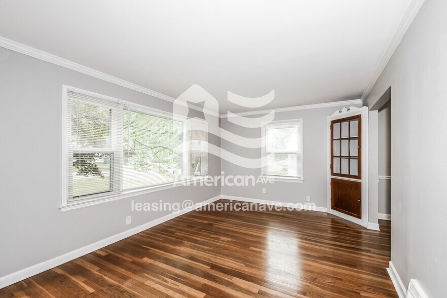 Building Photo - 1112 Bakewell Dr