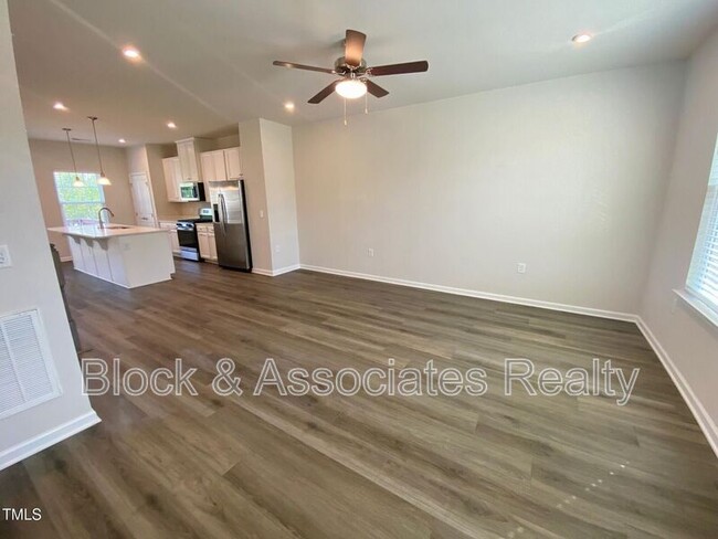 Building Photo - 6517 Pathfinder Wy