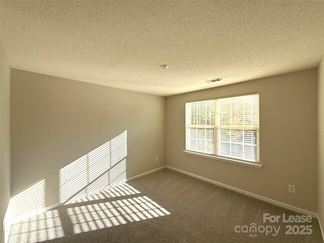 Building Photo - 5229 Ficus Tree Ln