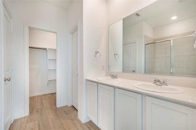 Building Photo - 201 Wyndemere Ln