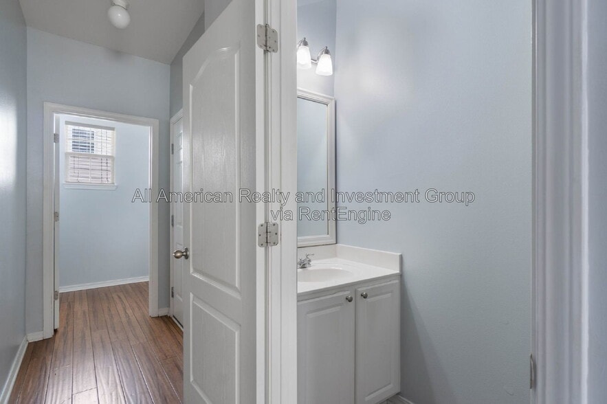 Building Photo - 406 Peoria Blvd