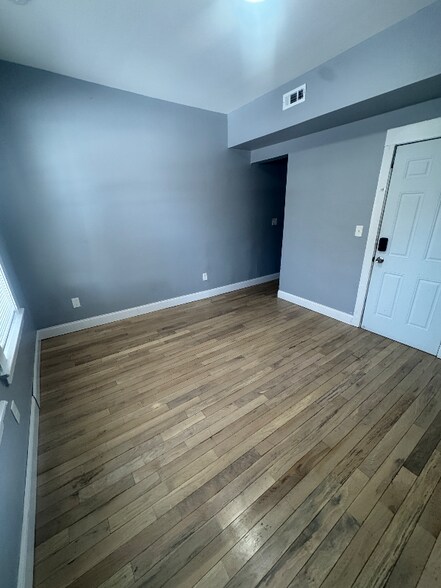 Building Photo - 66 Read St