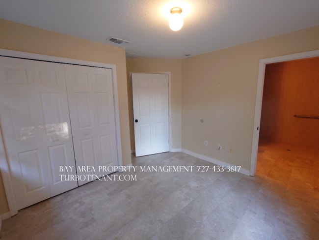 Building Photo - 917 Jensen Ave