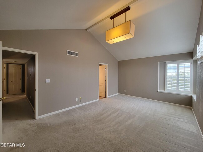 Building Photo - 7225 Tierra Taos Dr