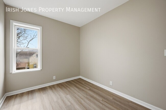 Building Photo - 61 Princeton Pl
