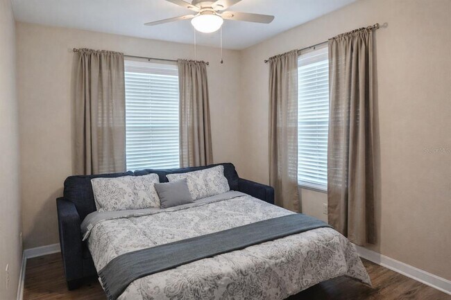 Building Photo - 501 S Magnolia Ave