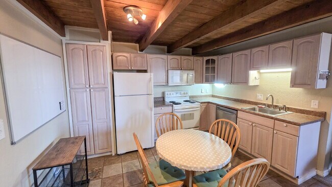 Building Photo - Charming 2-Bed, 2-Bath Plus LOFT Condo in Silverthorne!