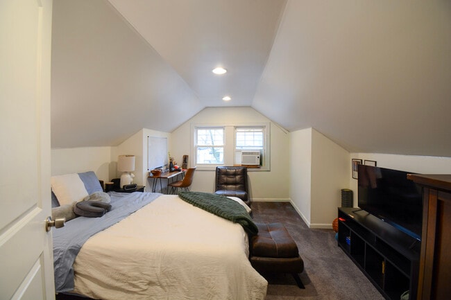 Building Photo - 4947 W Parker Ave