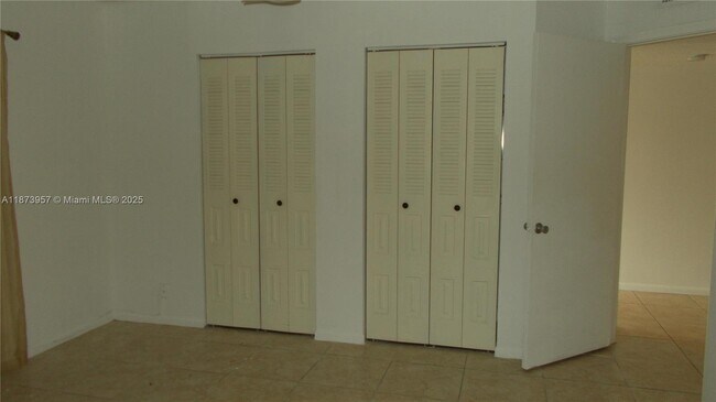 Building Photo - 1200 SW 125th Ave