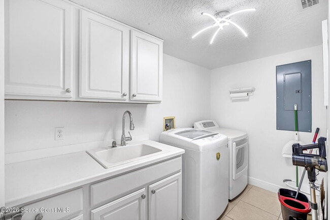 Building Photo - 1085 S Hwy A1A