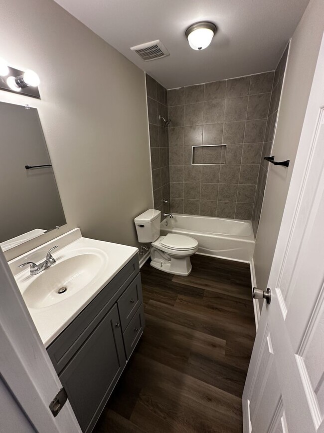 Building Photo - 3BR Home with Fresh Updates