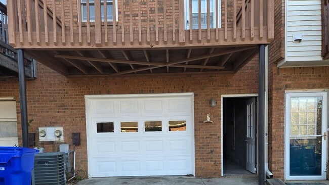 Building Photo - 905 Park Pl NE