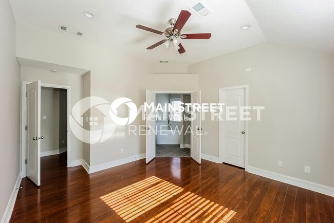 Building Photo - 125 Gleneagles Way
