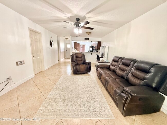 Building Photo - 1046 W Samms Ave