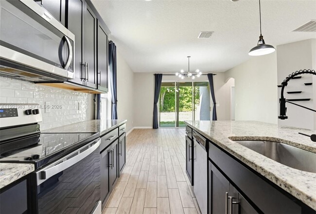Building Photo - 1034 Chelan Falls Dr