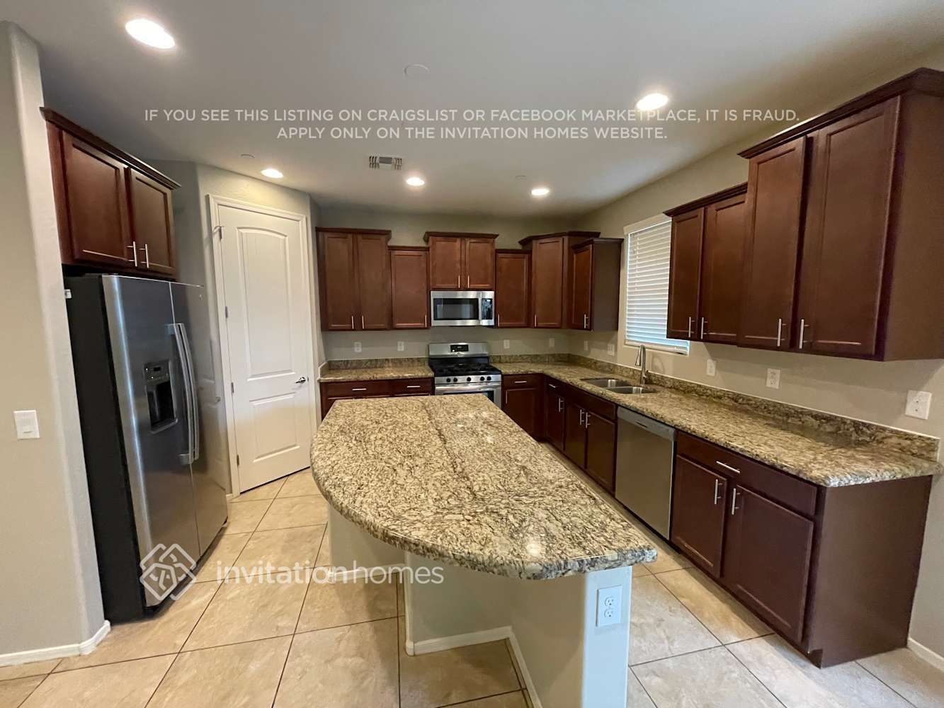 Building Photo - 21206 W Granada Rd